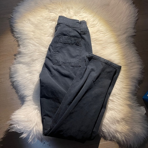 American Eagle Strech Cargo Pant in Navy Size 2💙 - Picture 3 of 4